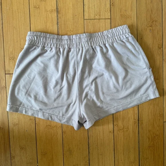 Vuori Halo Performance Short in Dusty Mauve Size M - Picture 2 of 5